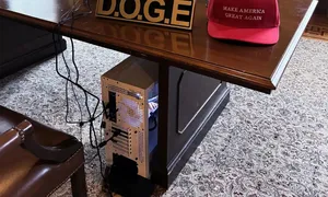 Elon Musk lắp PC chơi game tại văn phòng DOGE Elon Musk lắp PC chơi game tại văn phòng DOGE