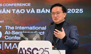 TS Christopher Nguyễn: Việt Nam đứng trước cơ hội nghìn năm có một TS Christopher Nguyễn: Việt Nam đứng trước cơ hội nghìn năm có một