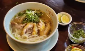 5 địa chỉ ăn phở đêm ở TP HCM