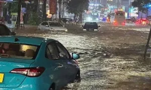 Phú Quốc ngập sâu sau trận mưa lớn nhất 25 năm